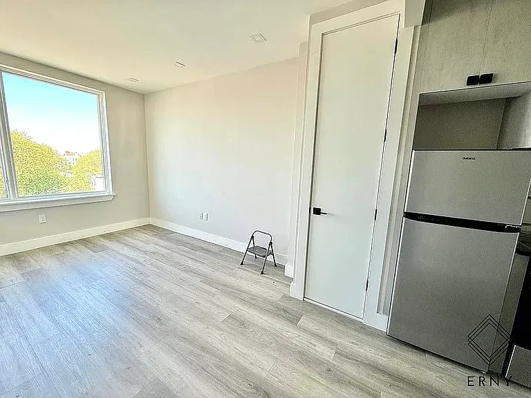 1565 New York Ave #5D — Photo 4