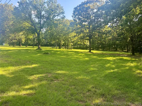 700 East Rd, Wagoner, OK 74467