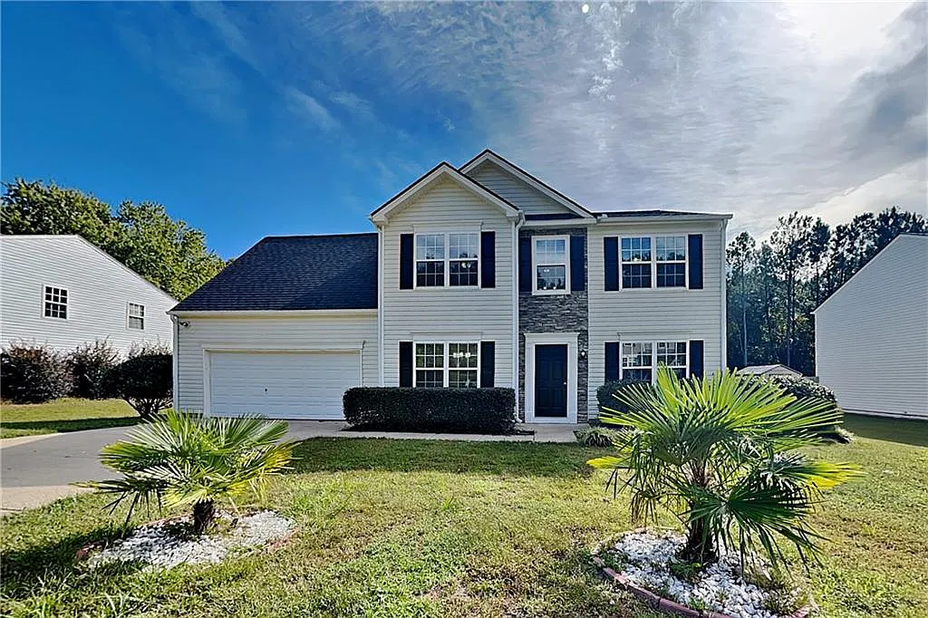 4 bed, 2.5 bath, 2437 sqft, $2,400 — Photo 1