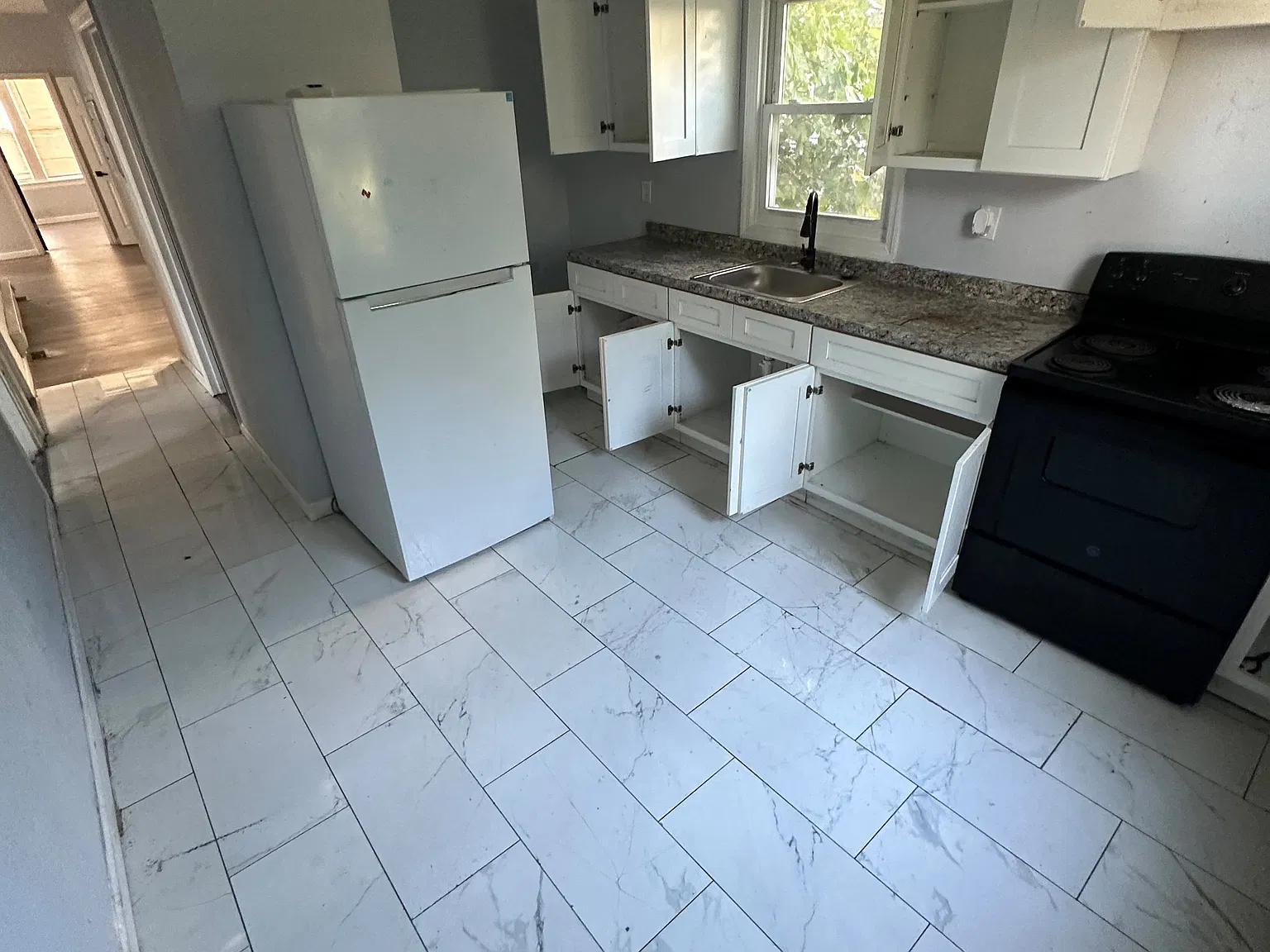 6 bed, 1250 sqft, $3,500 — Photo 2