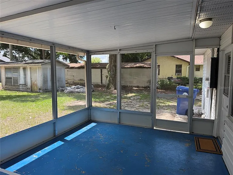 301 S Seminole Ave — Photo 36