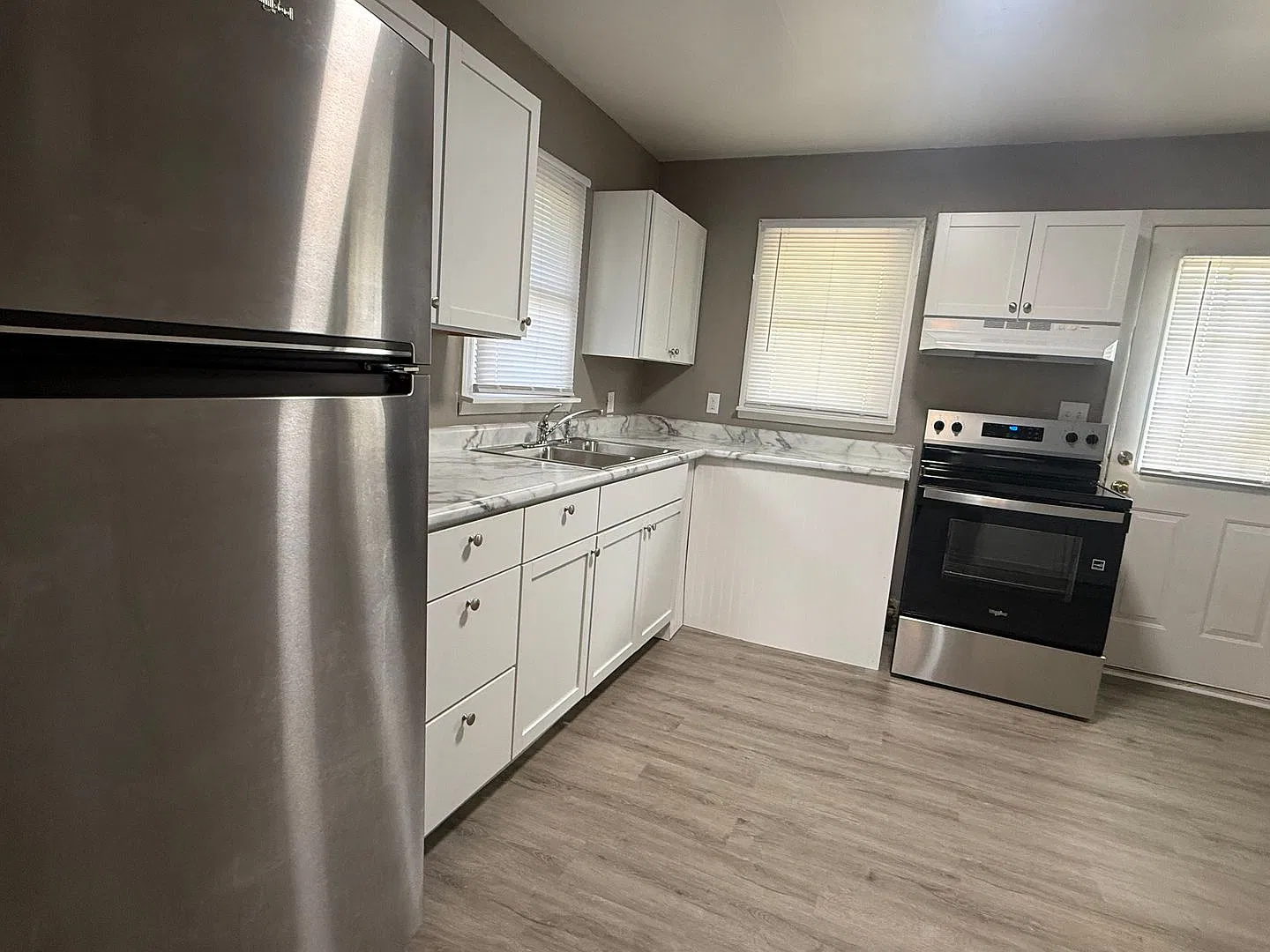 Charming 1-Bedroom Home Near Northwest Park — Photo 3
