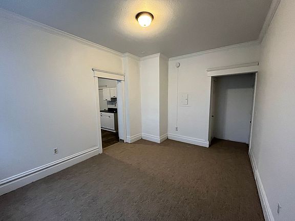 4th image of 1901 E Jefferson St #8