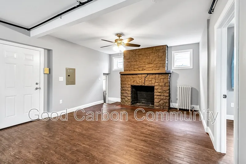 2 bed, 1.0 bath, $1,350 — Photo 3