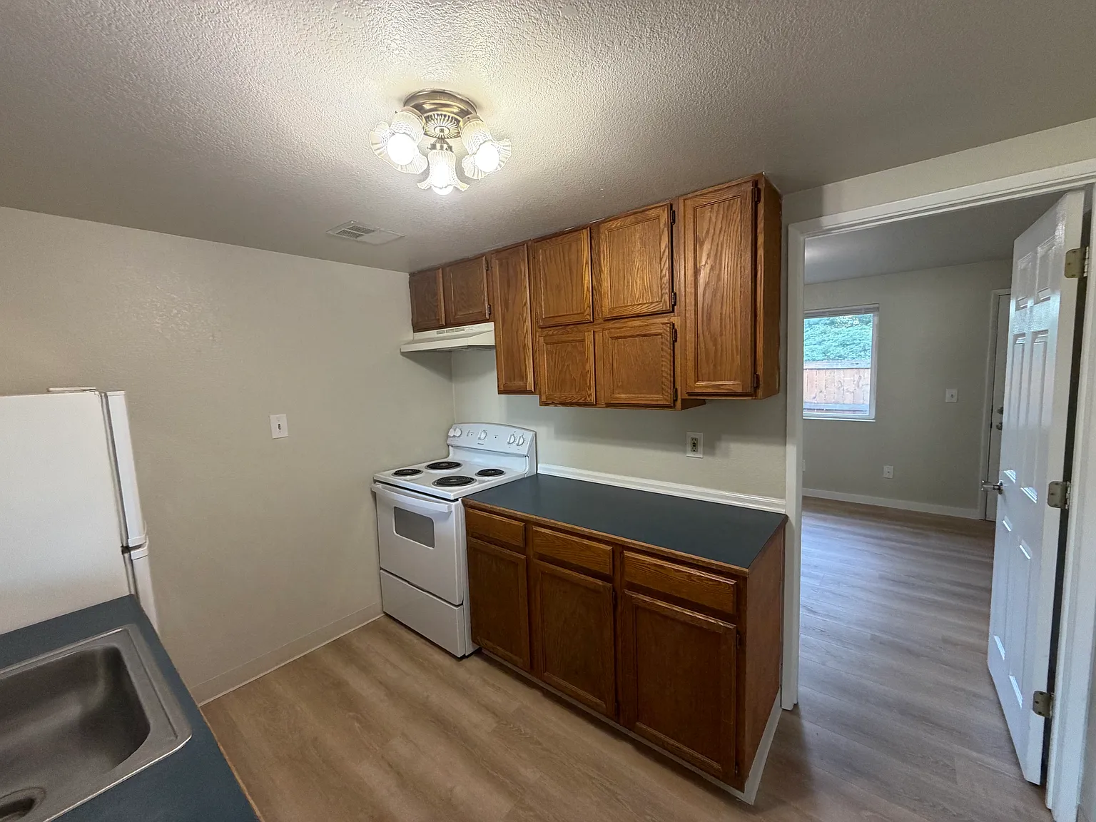 1 bed, 500 sqft, $1,150 — Photo 3