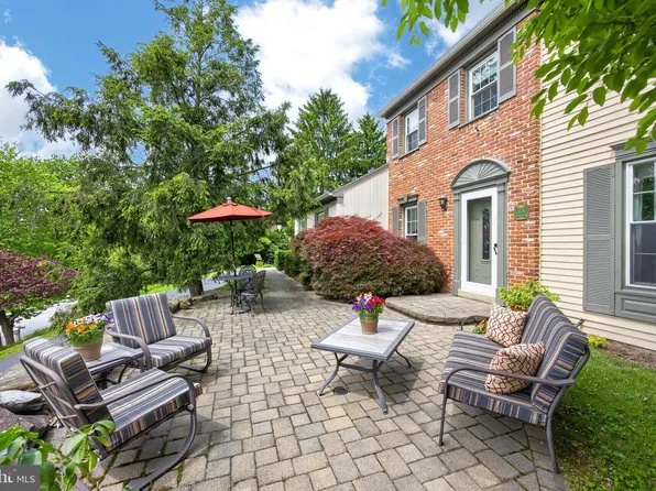 149 Farmhouse Dr, Norristown, PA 19403