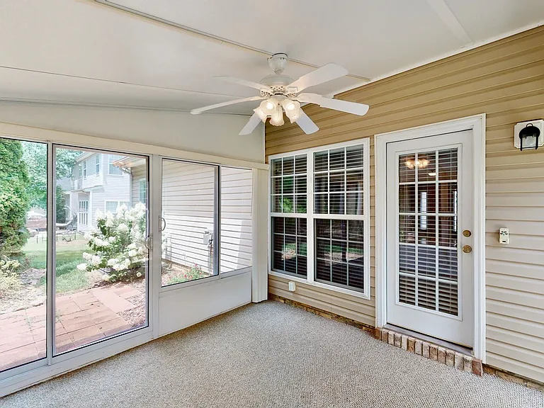 8321 Suttonview Dr — Photo 34