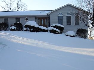 2 Munssee Ct, Stony Pt, NY 10980