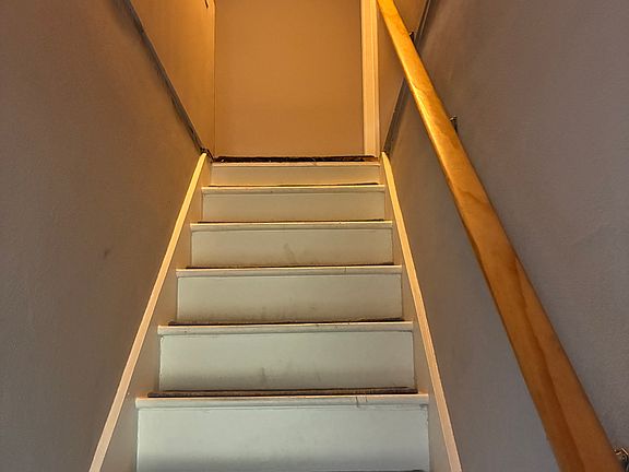 5th image of 1502 Maury Cres