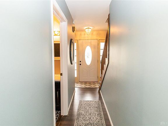 3rd image of 736 Gardenwood Dr
