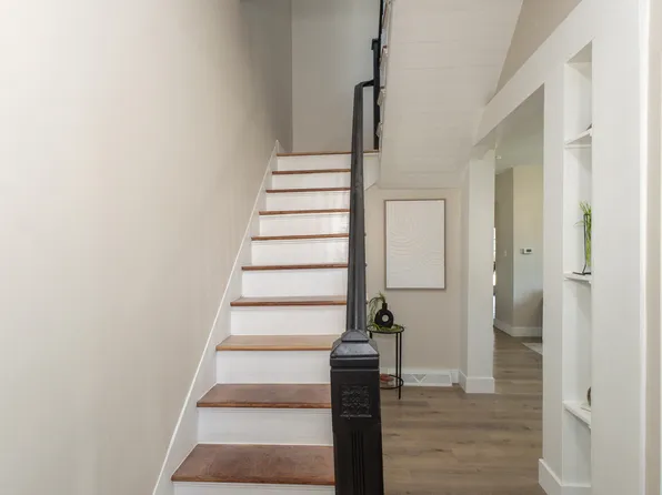 122 4th Ave, Dayton, KY 41074