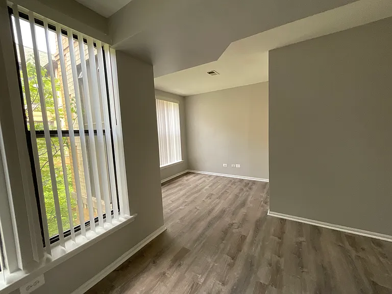 4631 S Lake Park — Photo 13