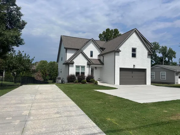 8001 Snow Hill Rd, Ooltewah, TN 37363