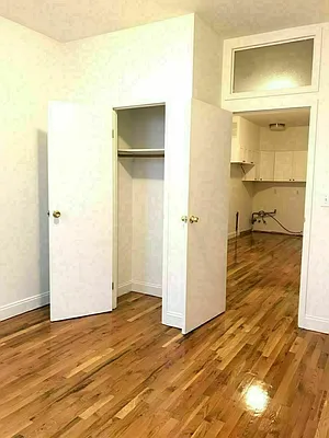 Rented by EXR | media 35