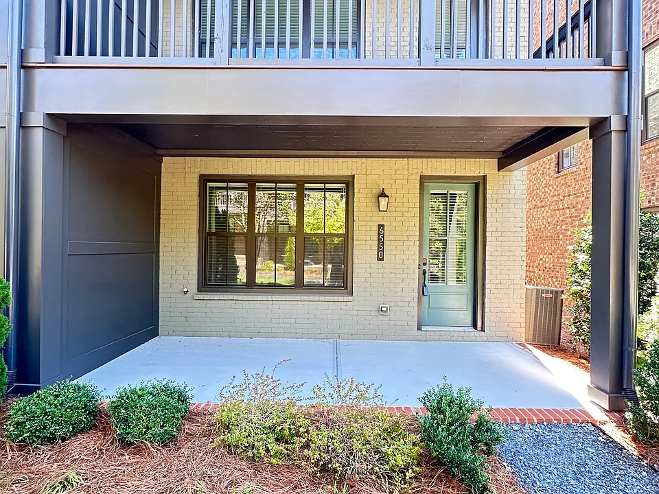 6550 Cortland Walk