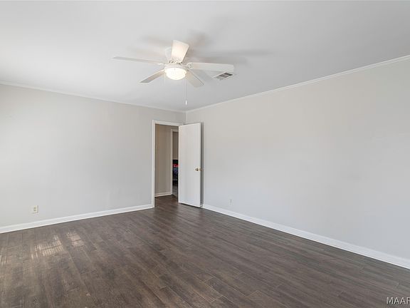 4th image of 614 Stuart St