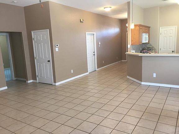 5th image of 1208 Meadowbrook Dr