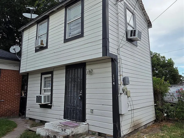 114 Canton St #1/2 — Photo 6