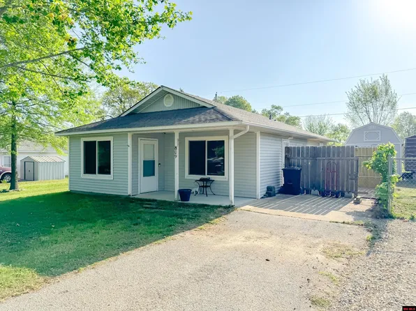 809 Summerhill Dr, Gassville, AR 72635