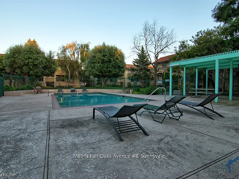 785 N Fair Oaks Ave #8 — Photo 20