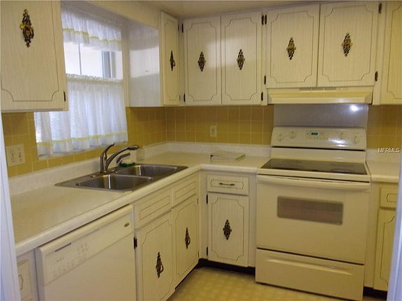 3rd image of 1634 S Lake Ave APT 2