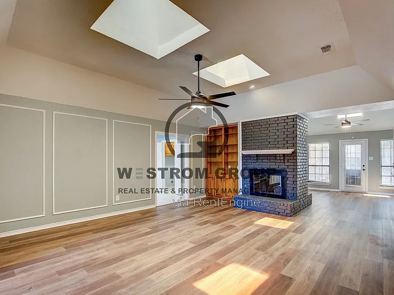 3914 Meadow Dr — Photo 7