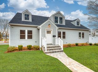 479 Woodbury Rd, Plainview, NY 11803