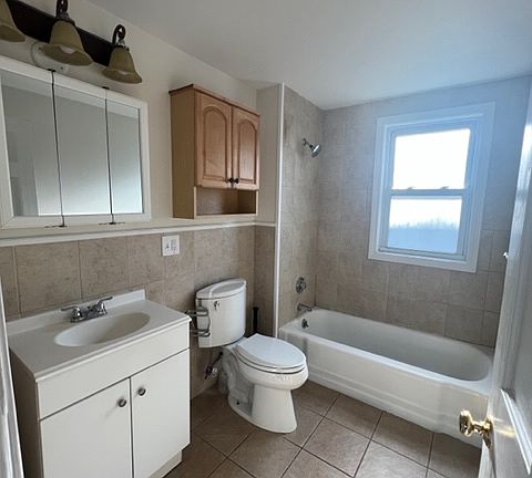 5th image of 55 Kenmere Rd #55
