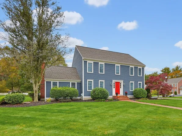 80 Harvest Ln, Bridgewater, MA 02324