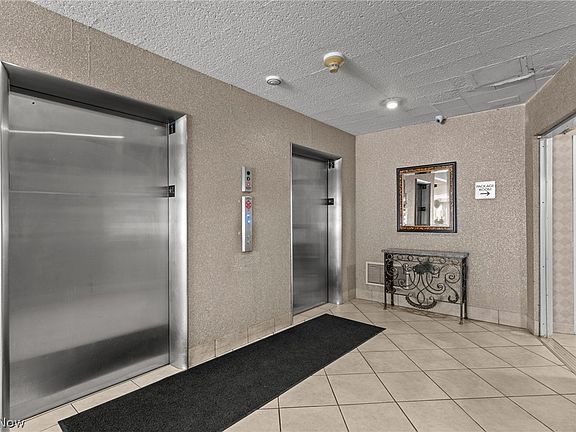 5th image of 12520 Edgewater Dr APT 1009