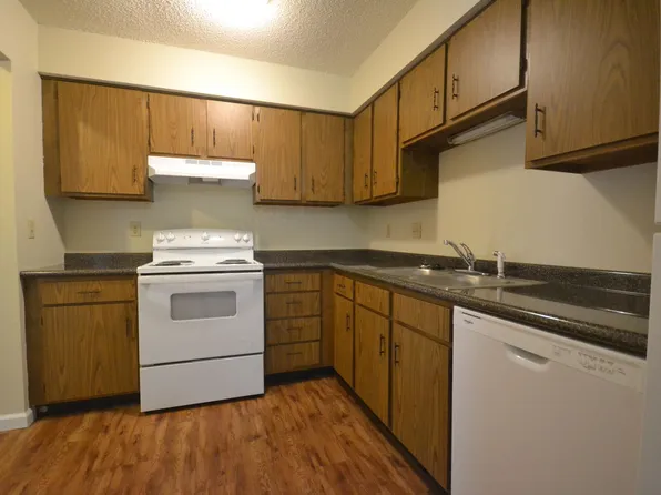 Hollister Apartments, 174-176 Church St #8, Hollister, MO 65672