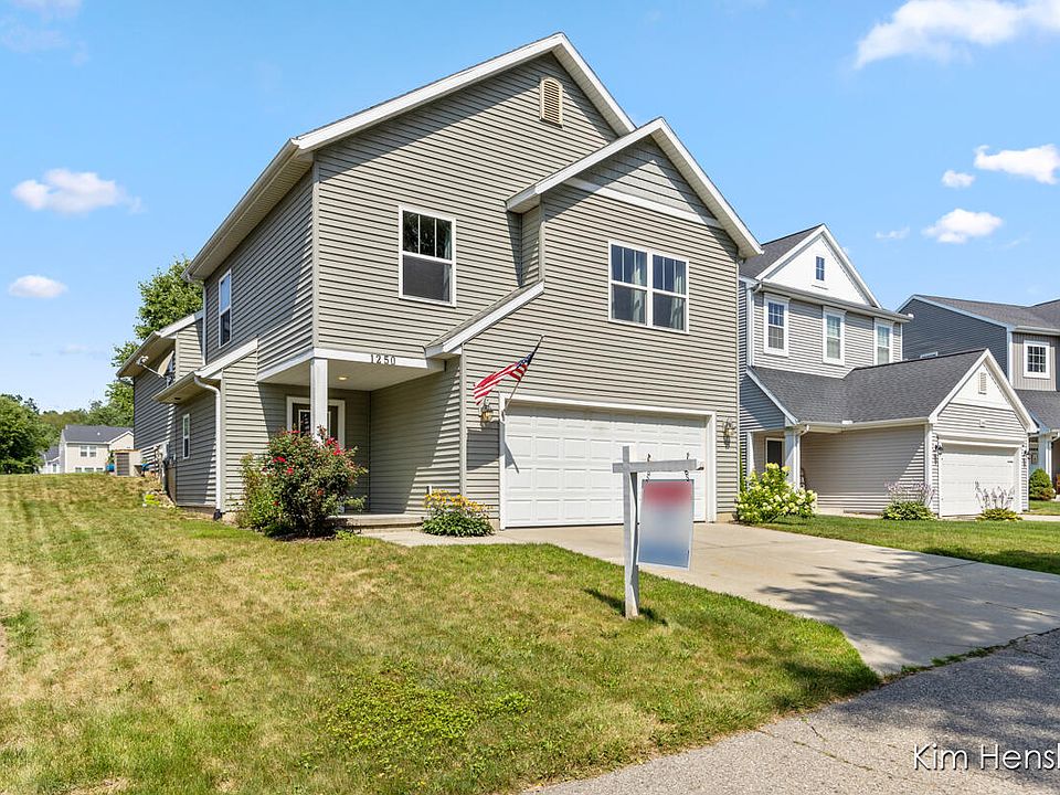 1250 Highland Hl, Lowell, MI 49331 | Zillow