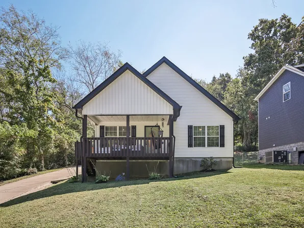 1122 Taylor Town Rd, White Bluff, TN 37187