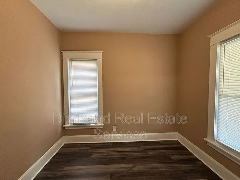 708 Elwood St — Photo 14