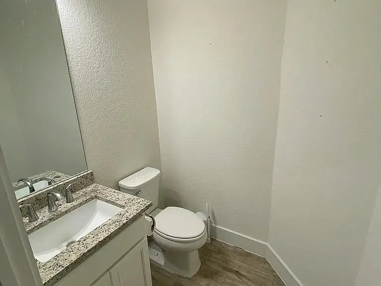 11312 Gadsen Ln — Photo 10