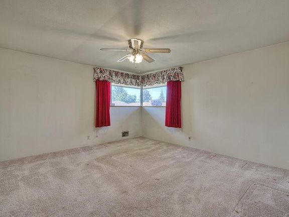 4th image of 1514 F St SE