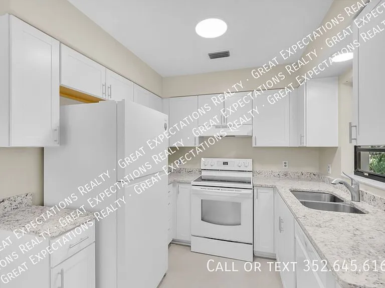 3381 NE 56th Ave — Photo 8