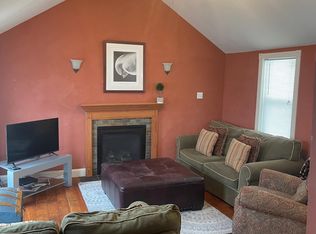 715 North St, Lake Geneva, WI 53147