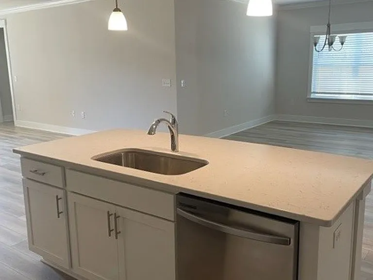 1714 Grouse St — Photo 5