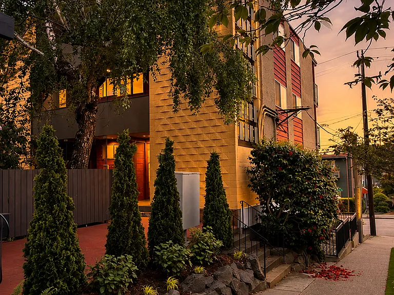 Barrett Square Apartments: Your Ideal Urban Home — Photo 20