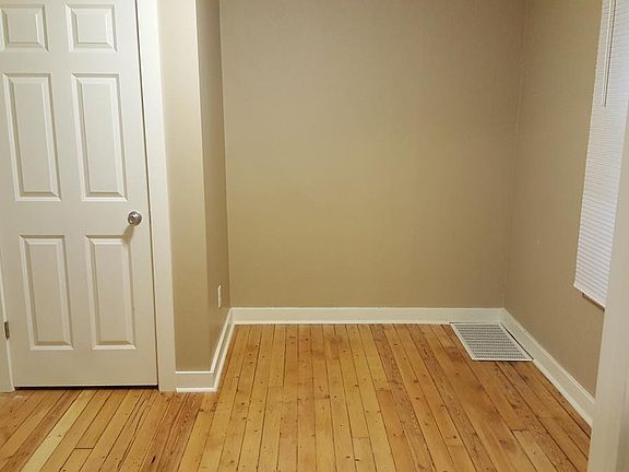 3rd image of 1550 Bush Ave