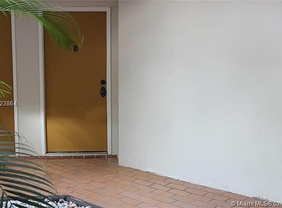 4th image of 9421 Fontainebleau Blvd APT 113-35