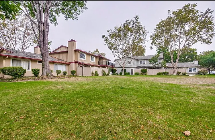 2474 Clear Spring Ct — Photo 25
