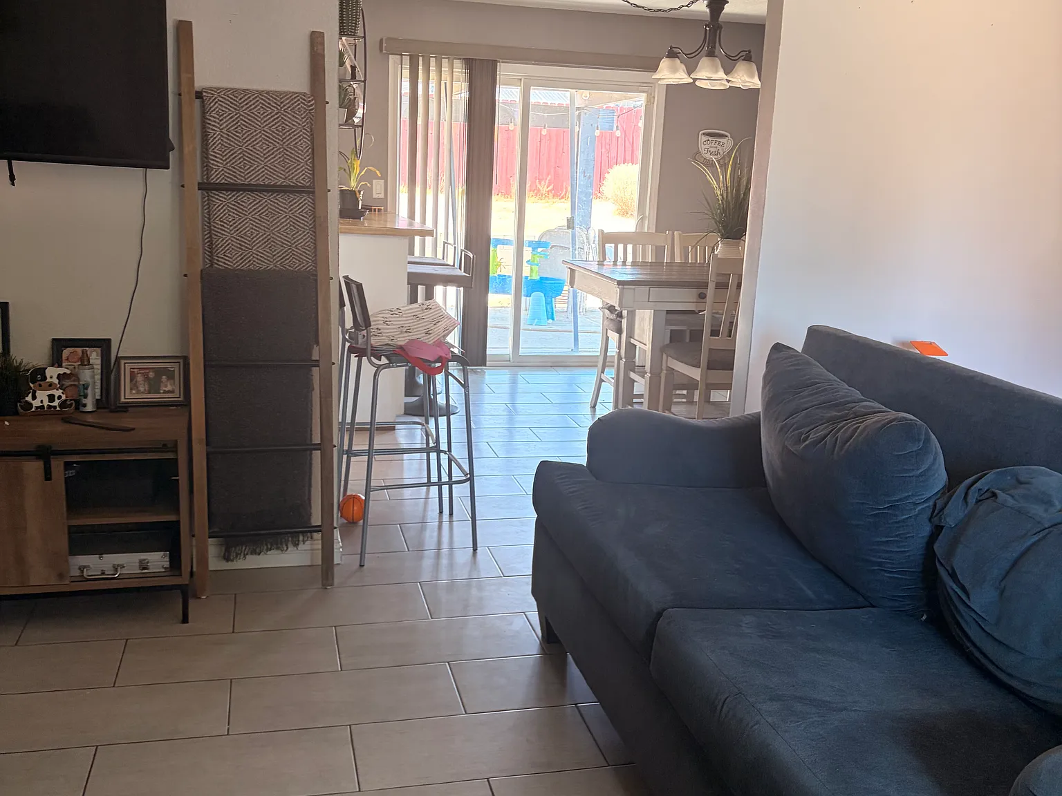 3 bed, 1170 sqft, $2,500 — Photo 4