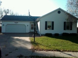 1233 Victoria Cir, Baraboo, WI 53913
