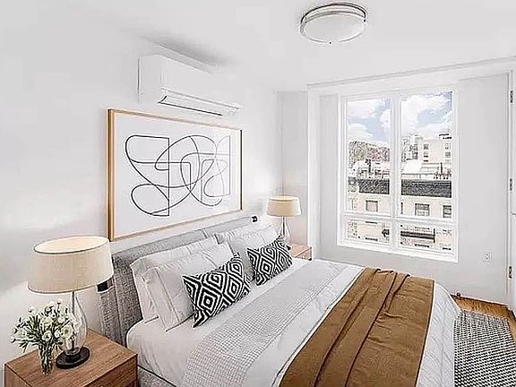 3rd image of 795 Franklin Ave APT 5B