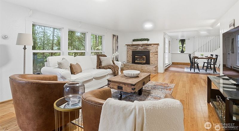 3rd image of 4420 S 200th Street