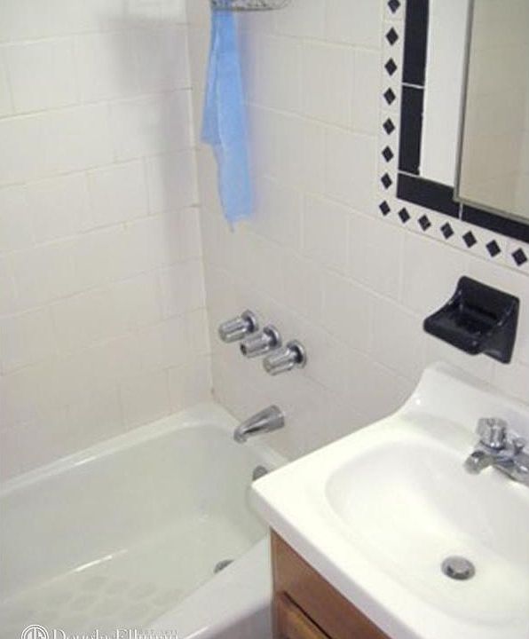 2nd image of 85 Bergen St APT 2B
