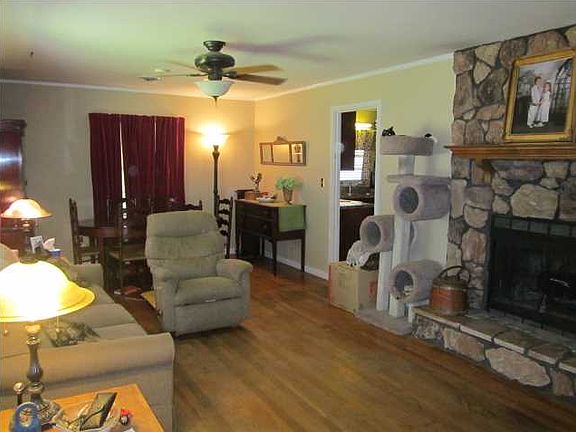 3rd image of 437 Forest Hills Dr