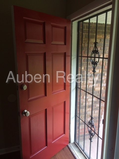 1st image of 3329 Pinewood Ave